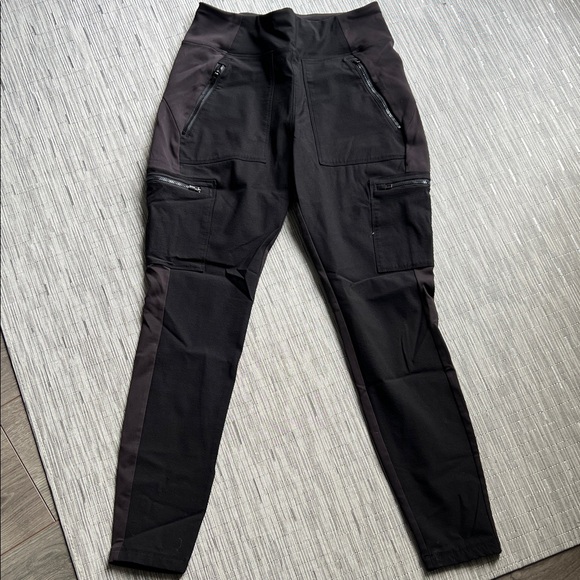 Athleta Pants - Athleta Headland Hybrid Cargo Tight Womens 6 Brown BlackTravel UPF 50 Pants